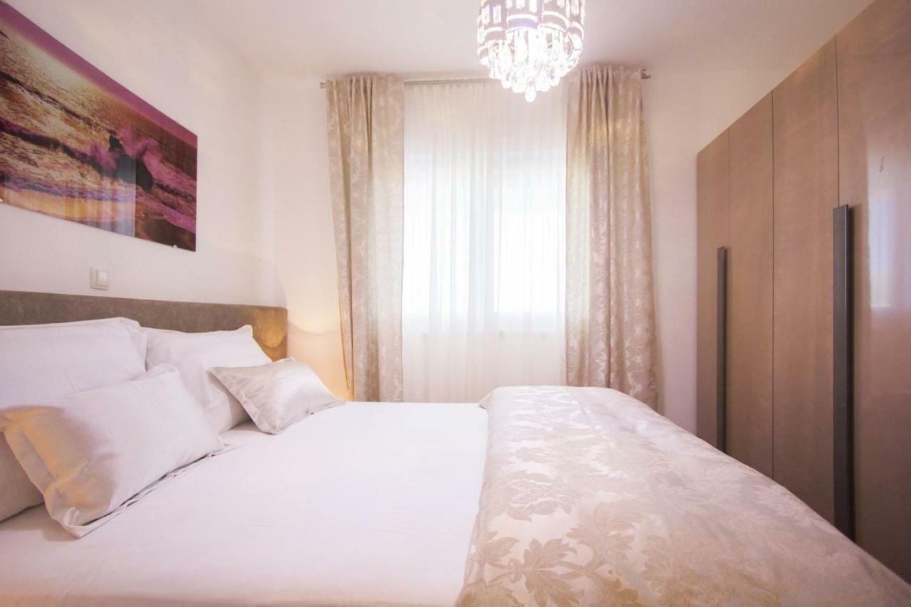 Paradise Lux Apartment โตรกีร์ ภายนอก รูปภาพ