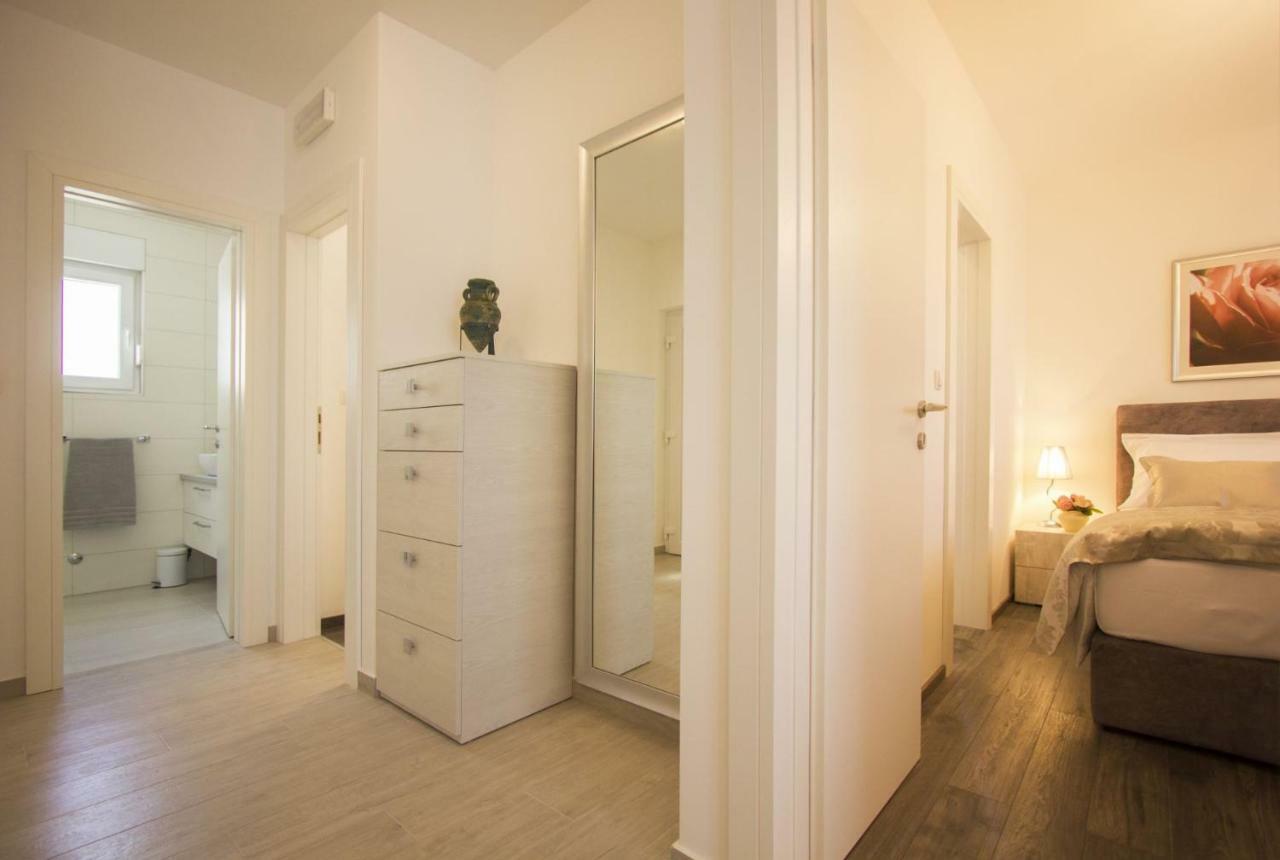 Paradise Lux Apartment โตรกีร์ ภายนอก รูปภาพ
