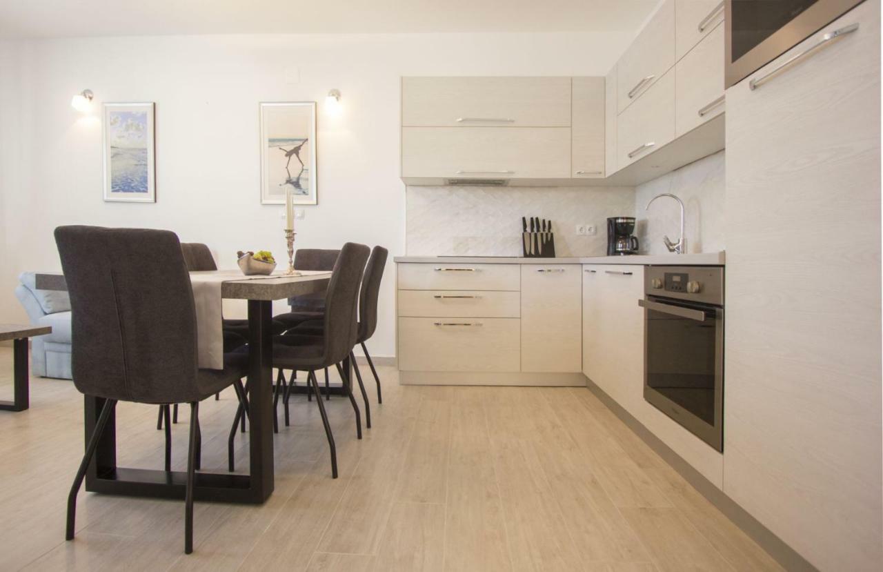 Paradise Lux Apartment โตรกีร์ ภายนอก รูปภาพ