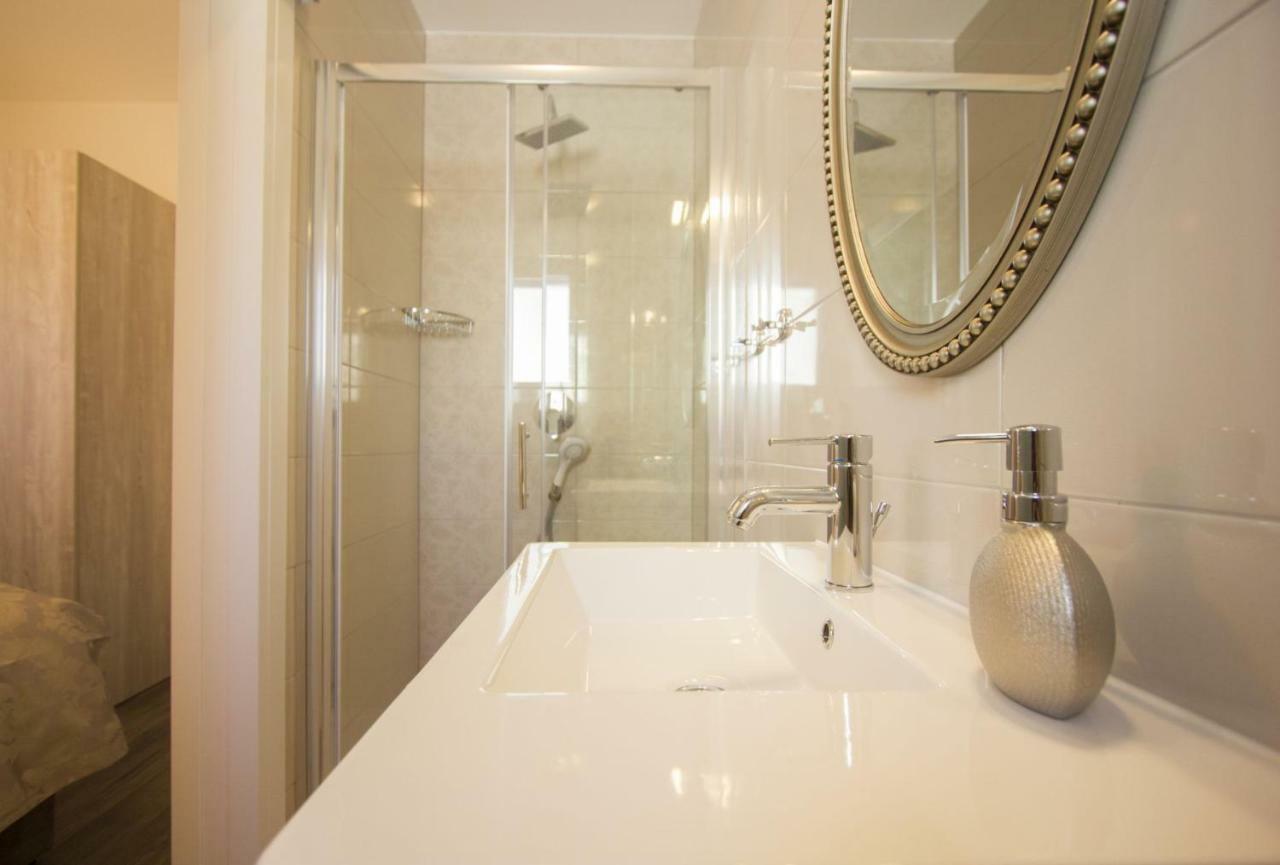 Paradise Lux Apartment โตรกีร์ ภายนอก รูปภาพ