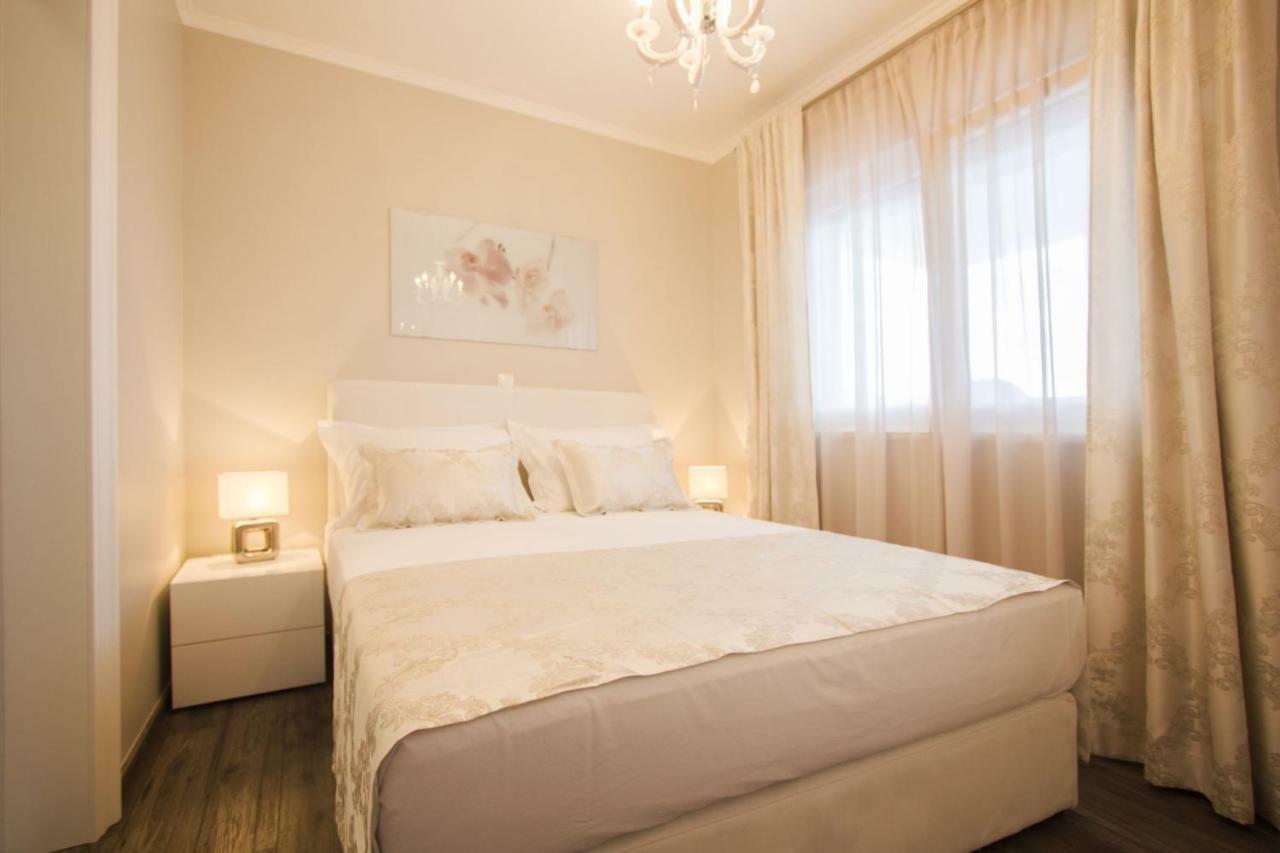 Paradise Lux Apartment โตรกีร์ ภายนอก รูปภาพ